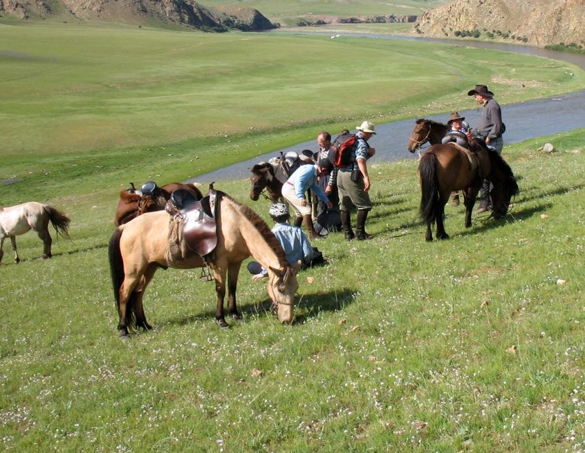 Enjoy riding horses on the steppe on the Karakorum horseback riding holiday